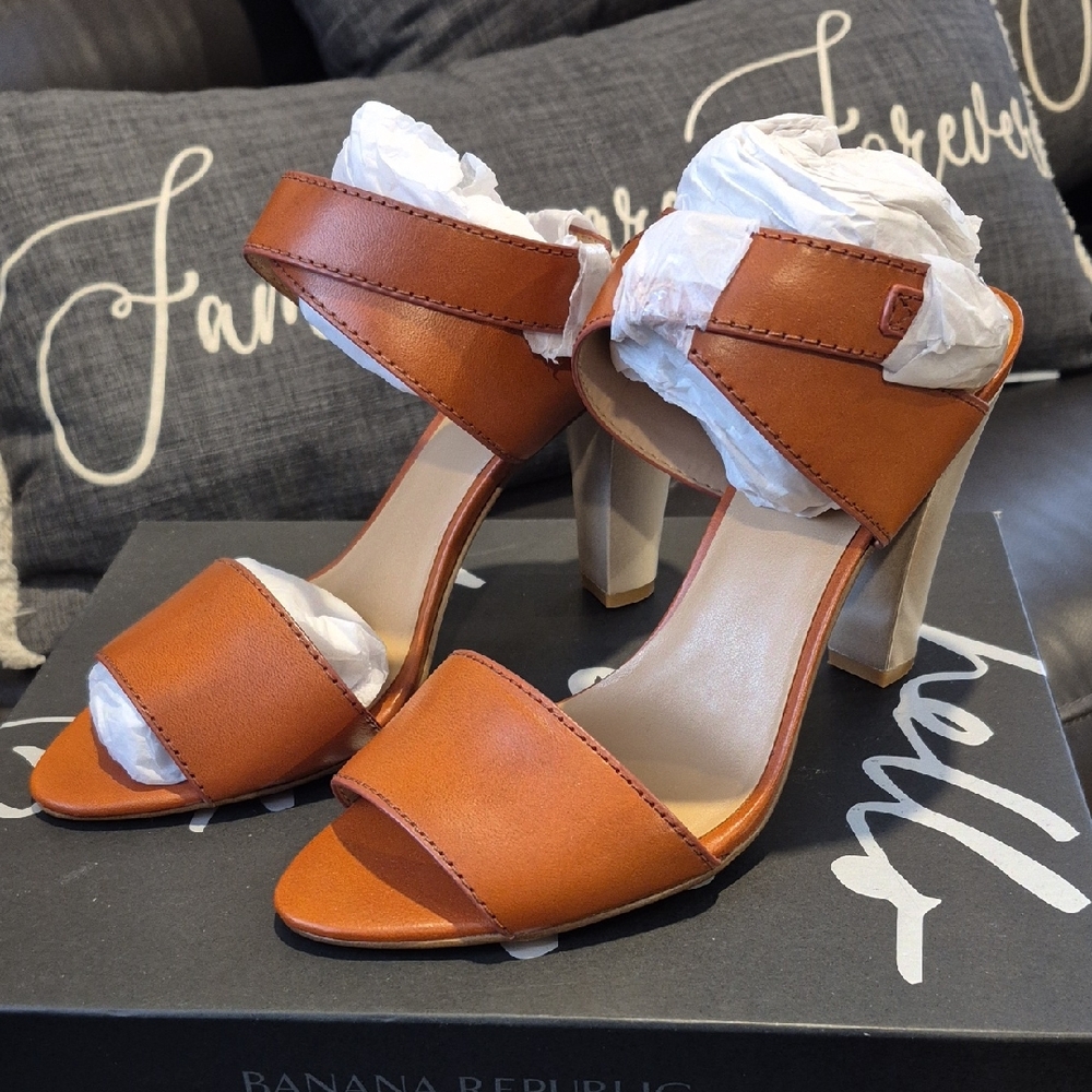 Banana Republic Women's Brown Block Heels